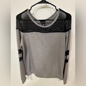 Rue21 Women's Long Sleeve Top in Gray and Black